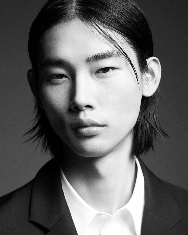 Model Taemin Park wears a sleek unstructured blazer with a crisp white shirt.