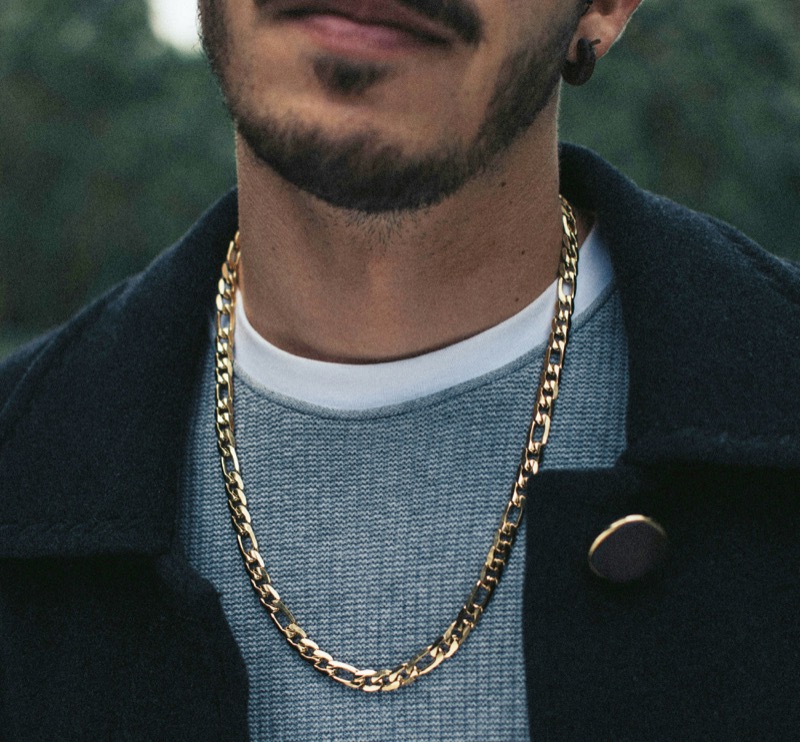 The chain necklace is amongst the most popular men’s jewelry accessories.