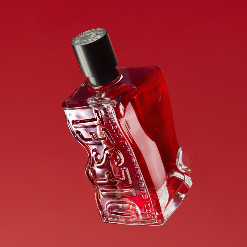 Diesel’s D RED arrives in a bottle that looks like it’s been crushed and crumpled in your fist, leaving your mark.