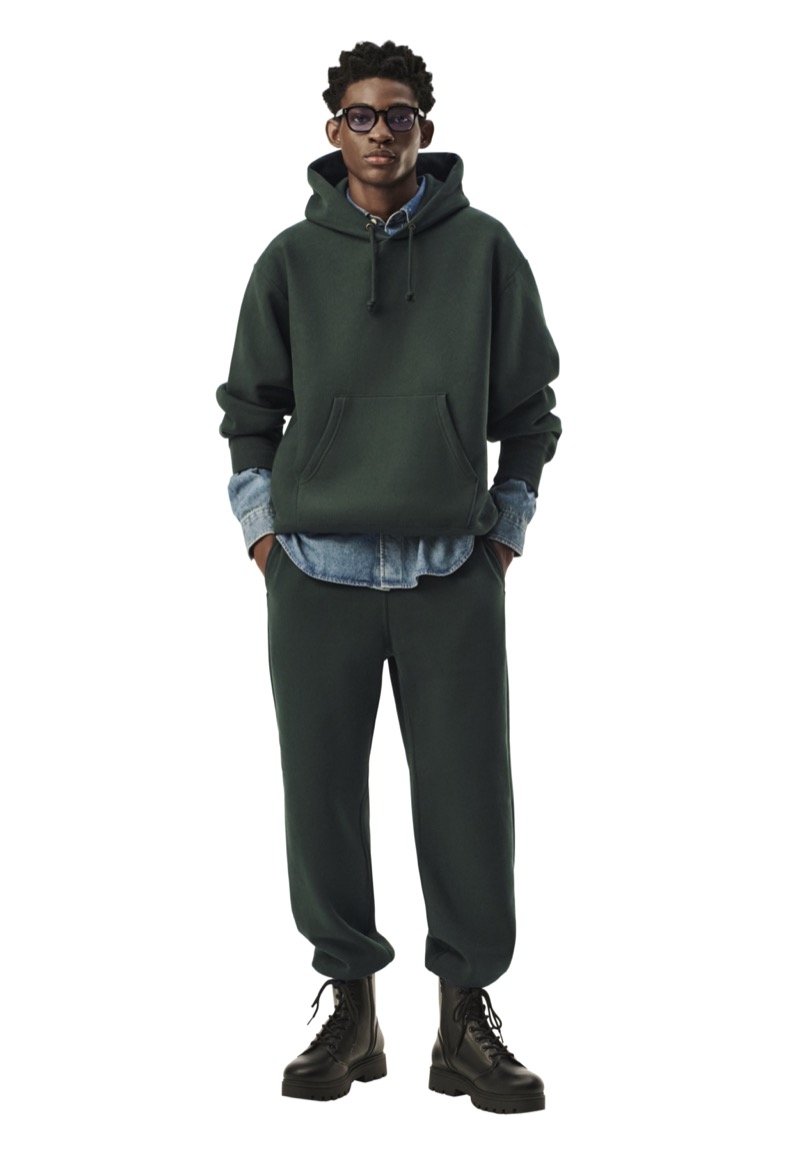 A denim shirt looks great layered with GU’s hoodie and sweatpants. 