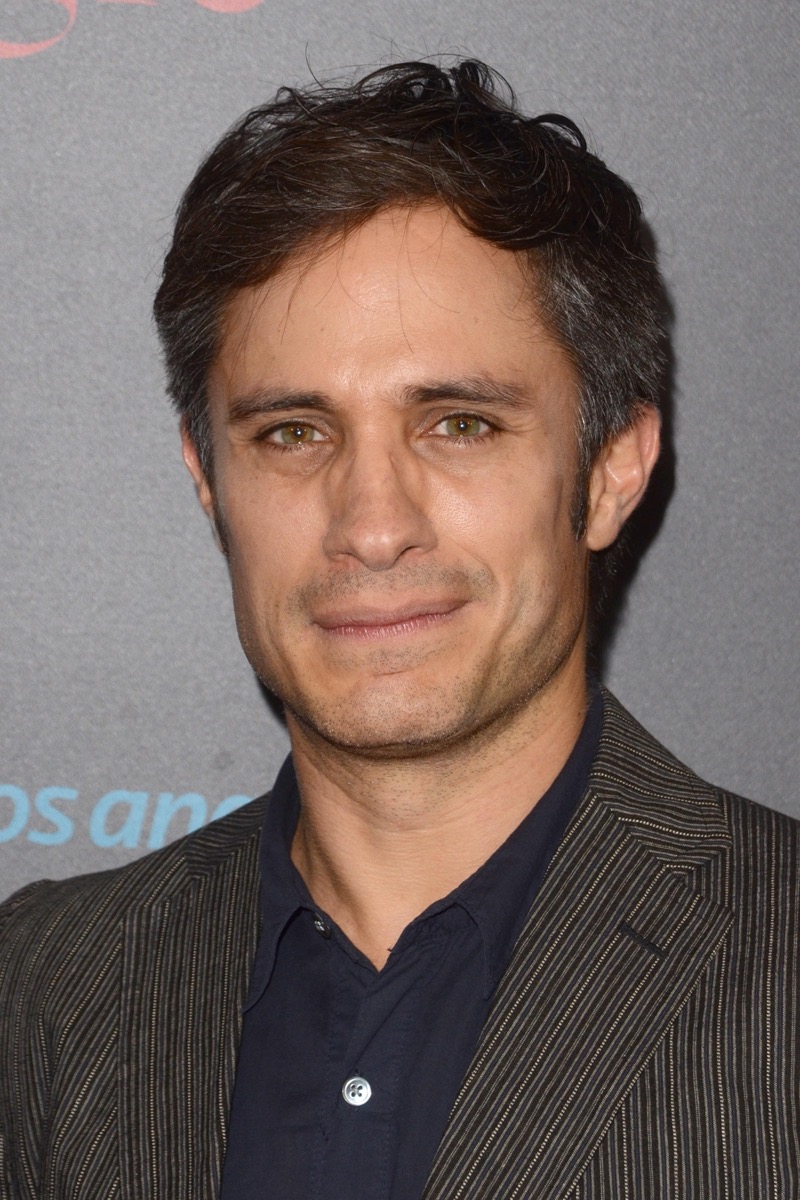 Gael Garcia Bernal Oblong Face Shape