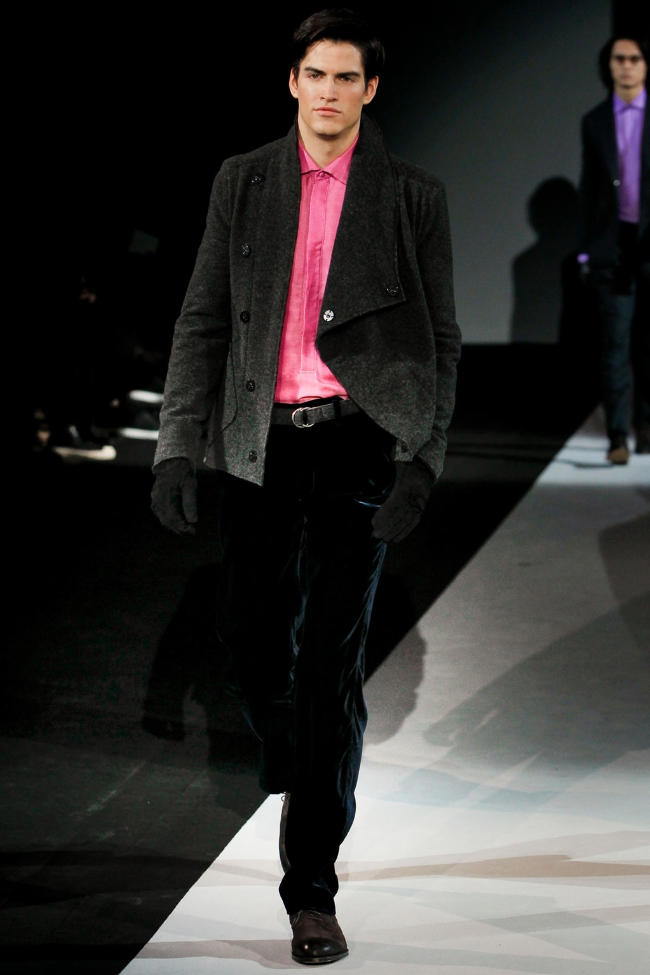 Giorgio Armani Fall 2011 Ready-to-Wear Collection