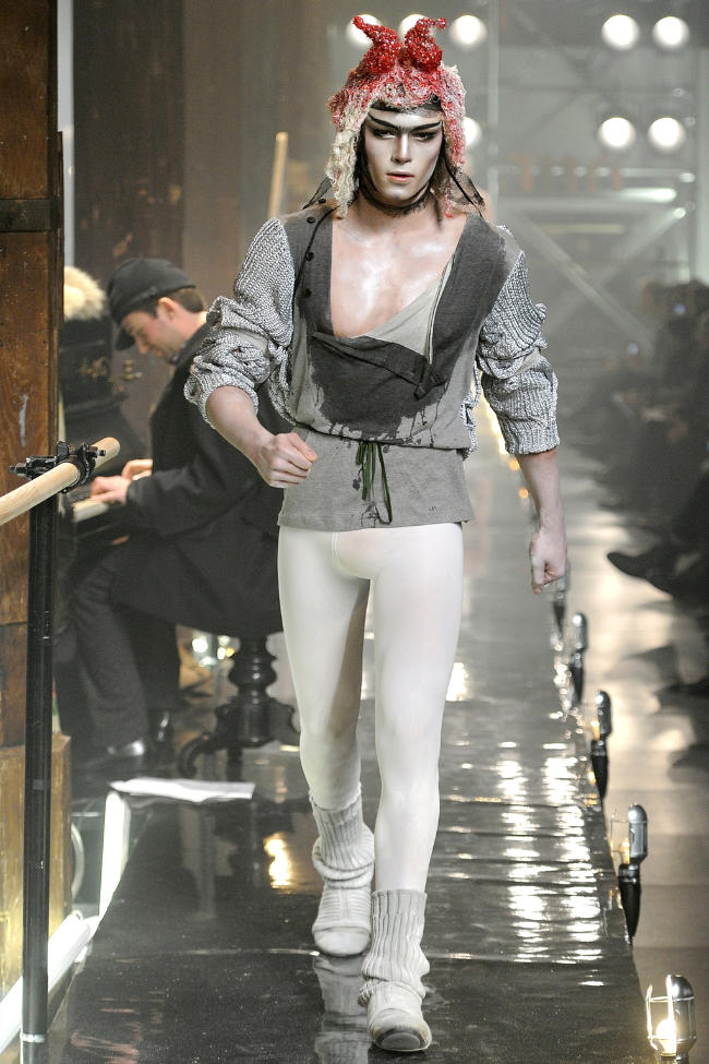 John Galliano Menswear Fashion Show, Collection Fall Winter 2011 presented  during Paris Fashion Week, runway look #010 – NOWFASHION