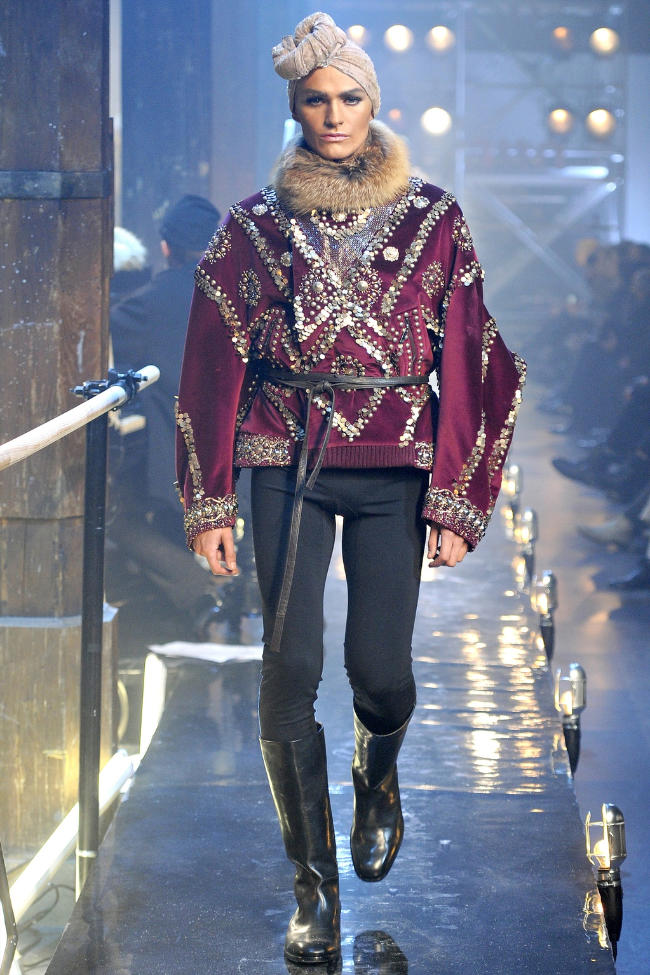 John Galliano Ready To Wear Fashion Show, Collection Fall Winter 2011  presented during Paris Fashion Week, runway look #010 – NOWFASHION