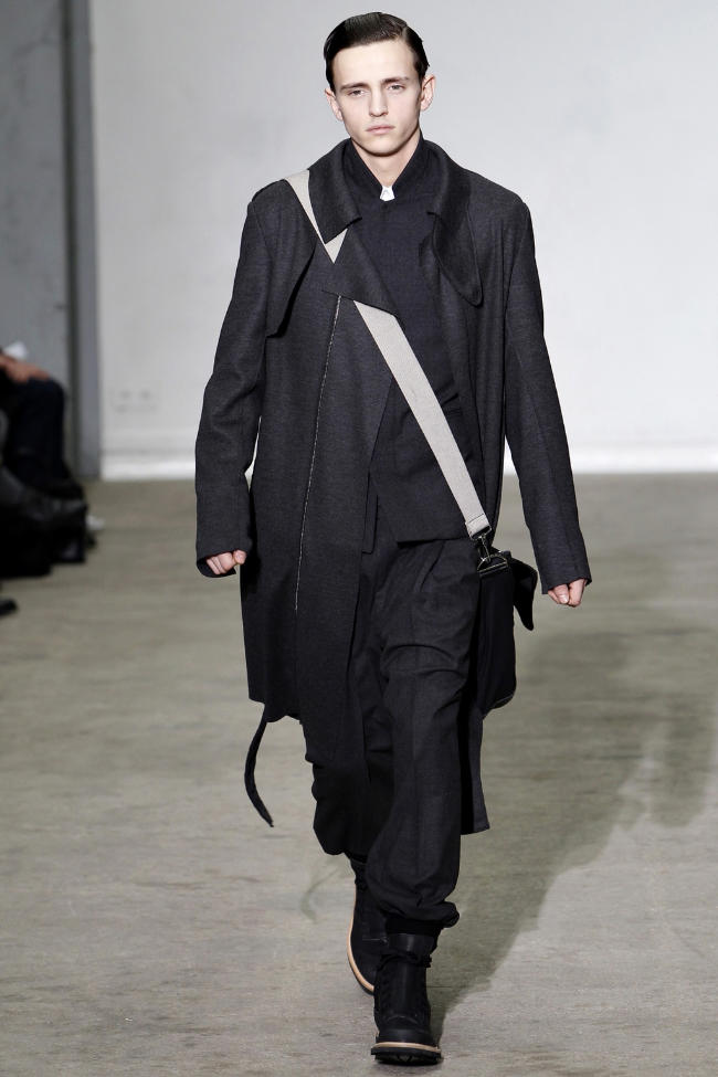 Kris Van Assche Fall 2011 | Paris Fashion Week – The Fashionisto